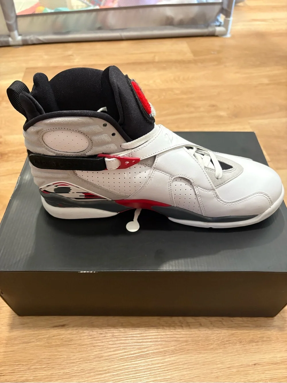 Air Jordan 8 Retro Bugs Bunny 2013 Size 10.5 Mint Never Worn DS OG Box